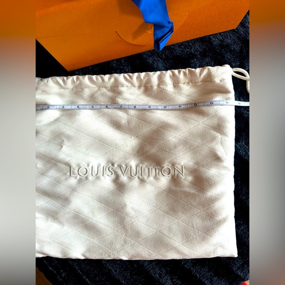 Louis Vuitton Dust cover box bag and ribbon - Picture 2 of 14